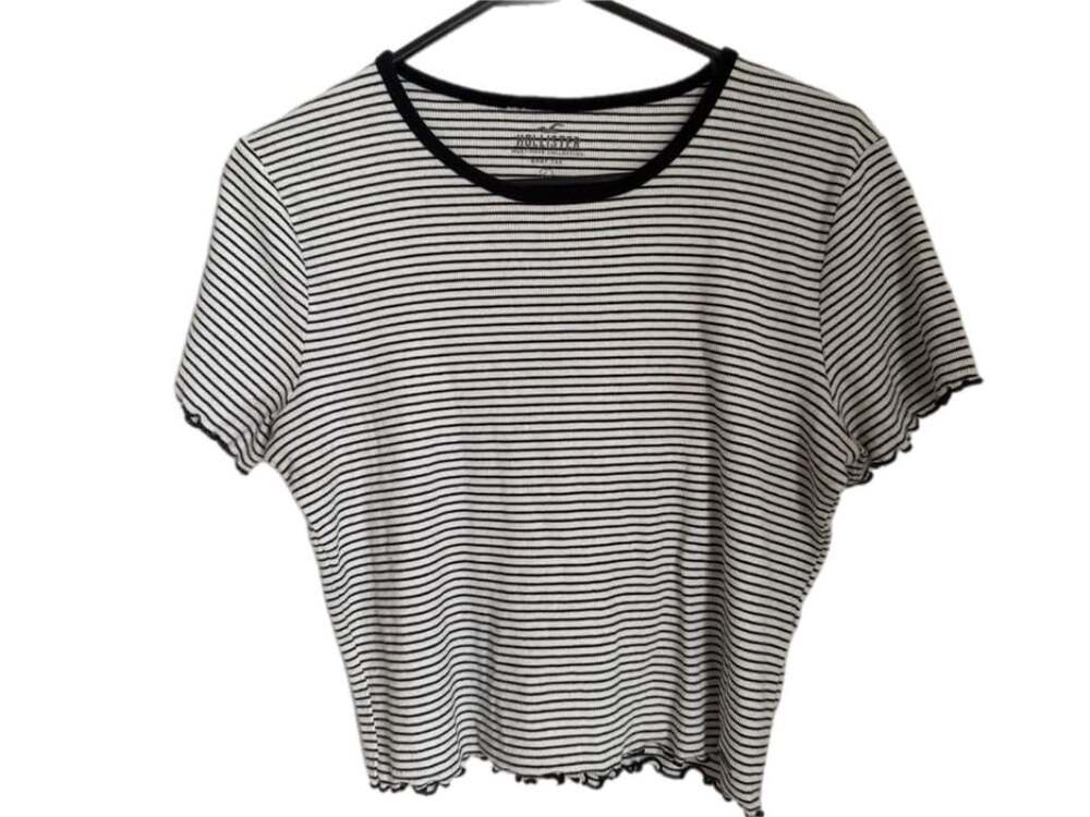 Hollister Must-Have Collection black and white  Striped Baby Tee Size L